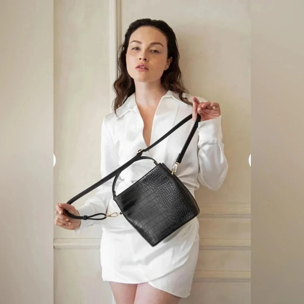 AOTA NWT ELENA BUCKET BAG BLACK VEGAN CROCODILE